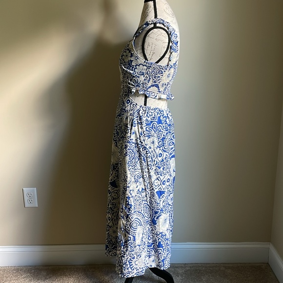 Floral Open Back Midi Dress - Picture 3 of 10